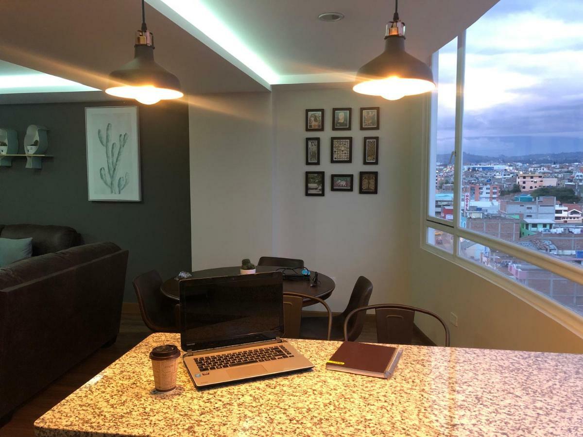 Ferienwohnung Wanderlot - Departamento Leganza - Penthouse Lujoso Riobamba Exterior foto
